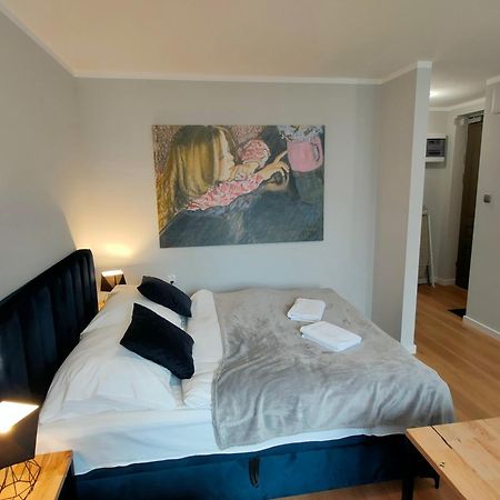 Hugo Vip Apartments Краков Экстерьер фото