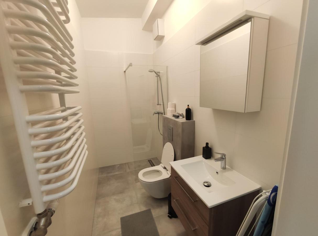 Hugo Vip Apartments Краков Экстерьер фото